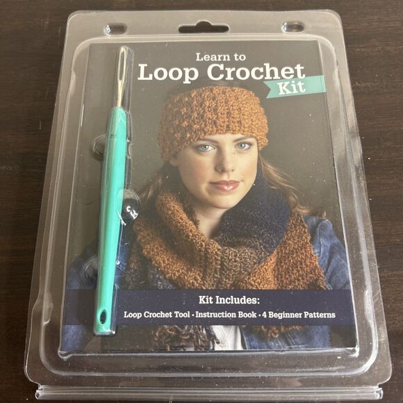 Leisure Arts Learn To Loop Crochet Kit With Book Tool Patterns NEW - Picture 1 of 4